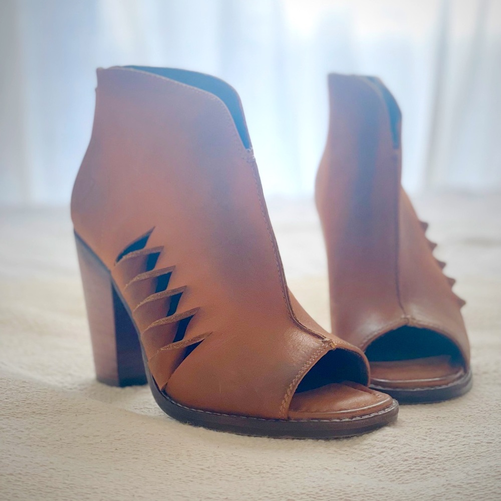Ariat Lindsley Booties | Size 8.5